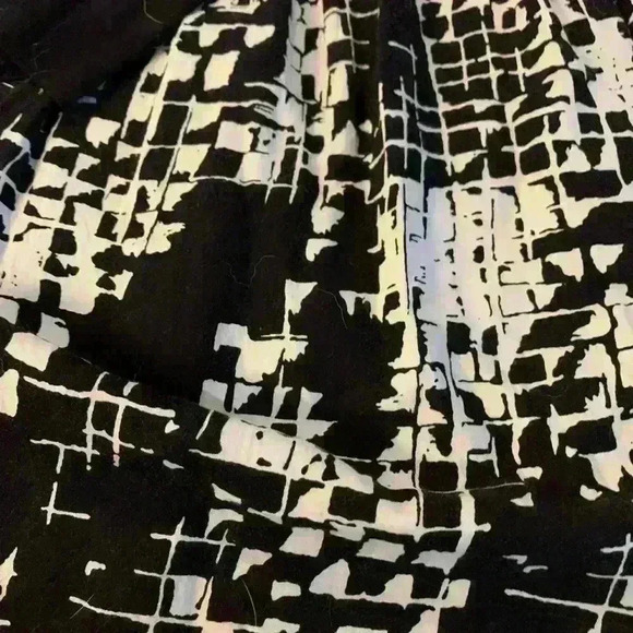 Forever 21 Fit and Flare Long Sleeve Short Dress Size Medium - Picture 2 of 5